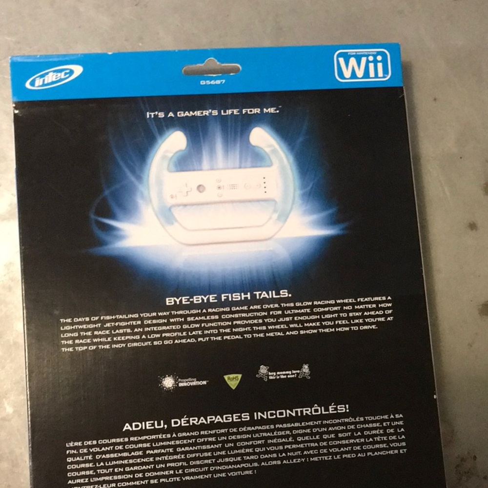 Intel Glow Racing Wheel for Wii - Picture 2 of 2